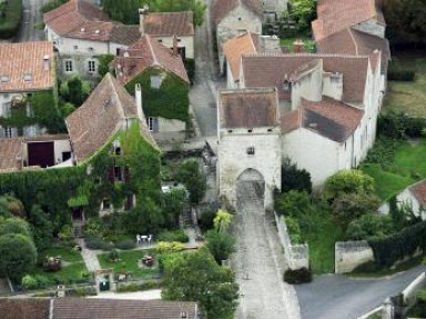 Allier, Adorable. Maison du Prince de Condé chambres & table Charroux