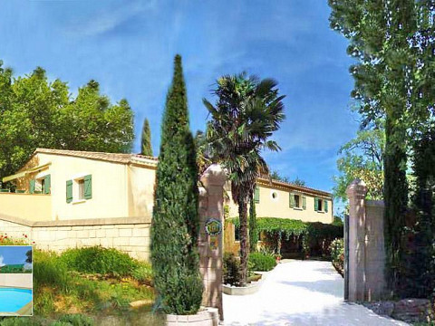 Chambres d'hôtes et studio + piscine Uzès/ Pont du Gard