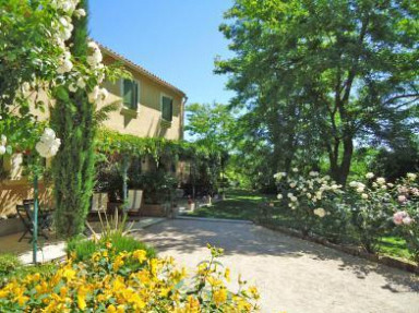 Chambres d'hôtes et studio + piscine Uzès/ Pont du Gard