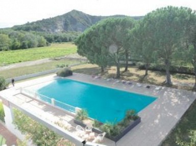 Proche Vallon Pont d'Arc - Belle location Ardèche avec piscine à Ruoms
