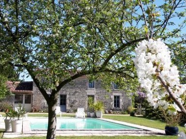 Gîte de Baude, charme et piscine en Vendée dans le Marais Poitevin