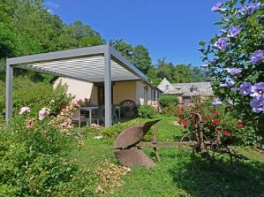 Location gite Aveyron avec piscine, le Domaine de Jouani, 25 km Rodez