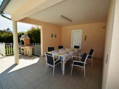 La Laureraie, villa de plain-pied, piscine privée chauffée en Dordogne