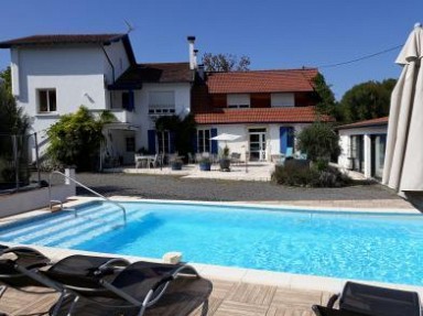 Gîte Lourdes**** 8-10 pers, piscine jacuzzi accessible tout handicap