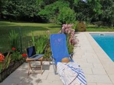 Gîte *** en Dordogne pour 9 pers, piscine privée à Issac. Jardin clos.