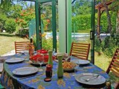 Gîte *** en Dordogne pour 9 pers, piscine privée à Issac. Jardin clos.