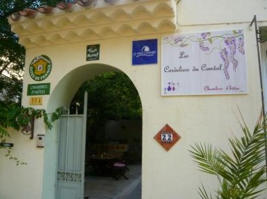 Les Cordeliers du Comtal, Casa Rural, pueblo de Azille, Aude