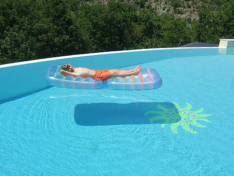 Gîte Lot, Quercy Blanc, avec piscine à débordement - Gîte des Camazets