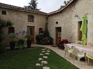 locations vacances Cottage Deux-Sèvres Countryside à SAINT-MARTIN-DE-SANZAY