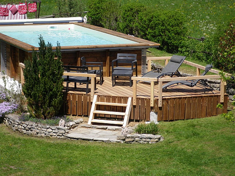 Gite rural en Puy de Dôme, Auvergne - Coquet gite avec piscine