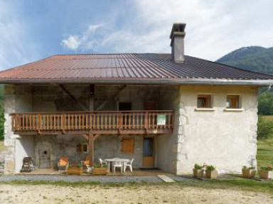 Gîte rural dans maison indépendante - Chezery Forens dans l'Ain