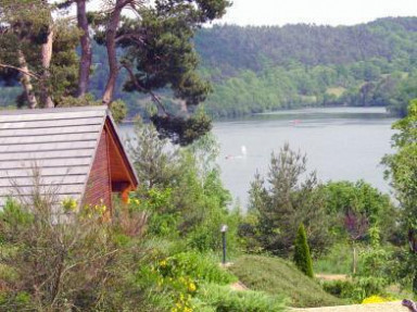 Location chalet grand confort avec piscine vue sur le lac d'Aydat