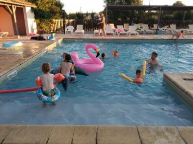 Gites climatisés au calme tout confort, grande piscine - Monflanquin