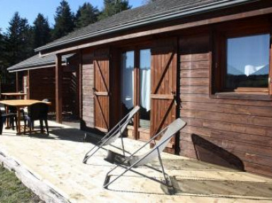 Location chalet grand confort avec piscine vue sur le lac d'Aydat