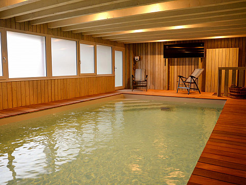 Gîte de groupe premium en Haute Saône, piscine intérieure