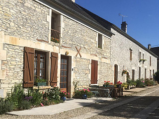 locations vacances Cottage Yonne Countryside à SOUGERES-EN-PUISAYE