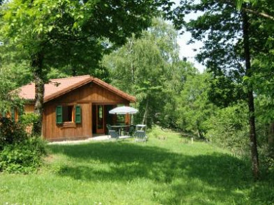 Gîte Cantal 3*, étang de pêche privée, wifi. Ferme en Auvergne