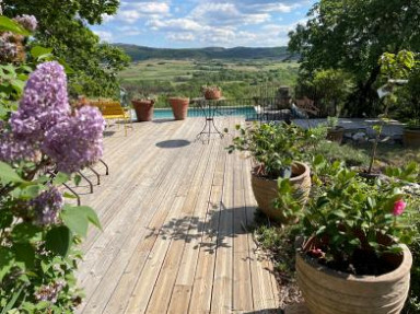 Le Petit Mas à Saint Cerice, belle chambre d'hôtes avec piscine, Vogüé