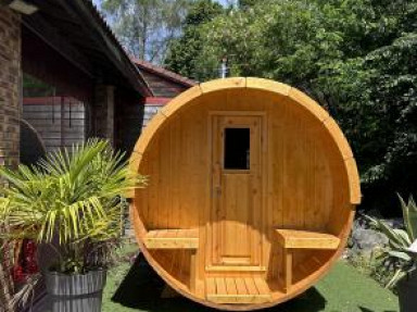 Chalets en Auvergne piscine chauffée, spa, Puy de Dôme, 1 à 3 chambres