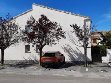 Le Grau du Roi 30240 Gard Rive Dt Le Boucanet F2 climatisé 400 m plage