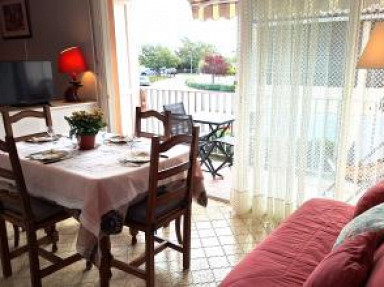 Le Grau du Roi 30240 Gard Rive Dt Le Boucanet F2 climatisé 400 m plage